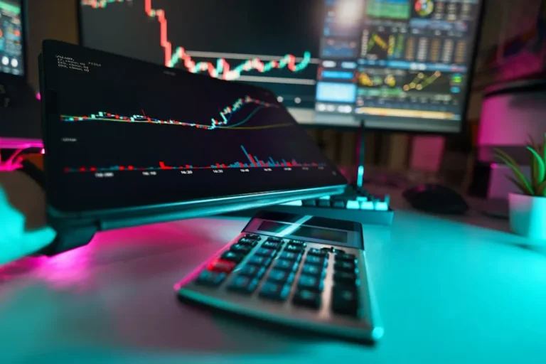 Ccl Stock: Price, Outlook, Risks, and Market Signals