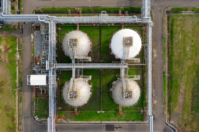 Energy Storage Explained: Batteries, Grids, and Business Use