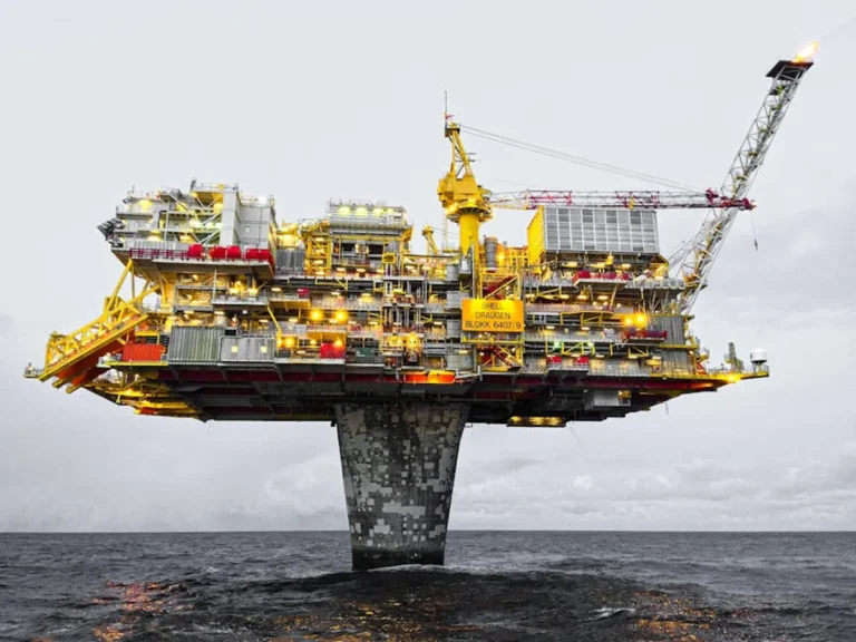 How Crude Oil Prices Affect Local Businesses