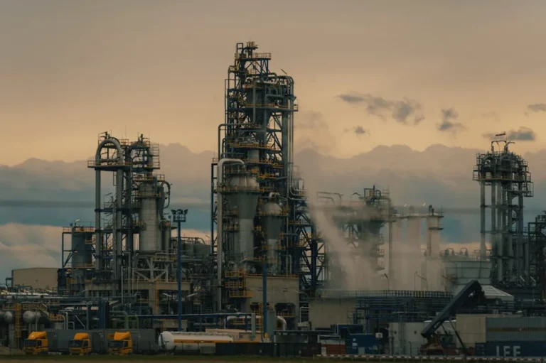 Oil and Gas Supply Chain: How It Works