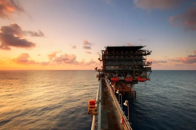 Oil and Gas Supply Chain: How It Works