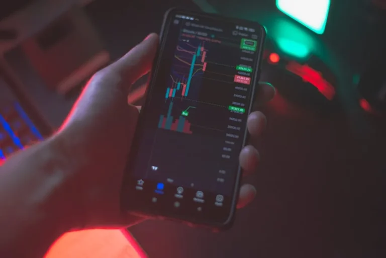 XRP: Price, Outlook, Risks, and Market Signals